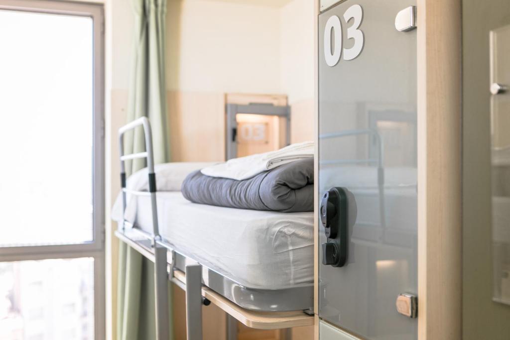 Mixed Dorm, 4 People