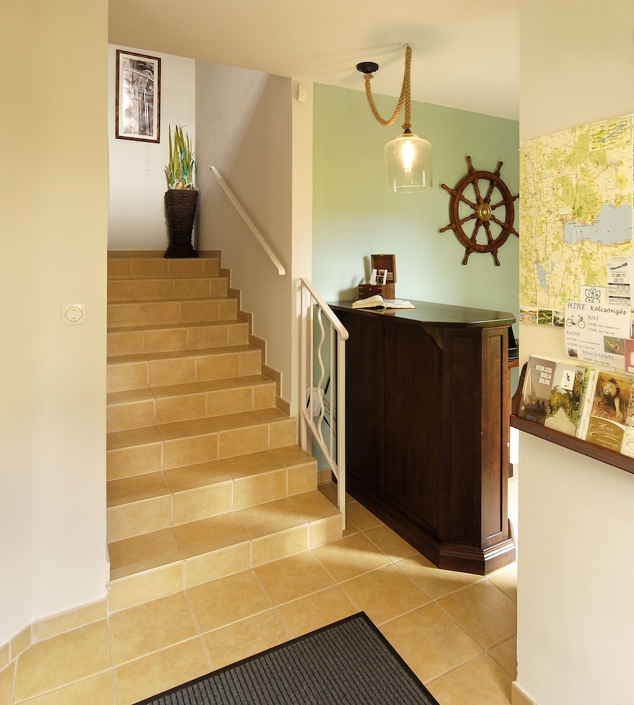 Hullam Villa 7/47