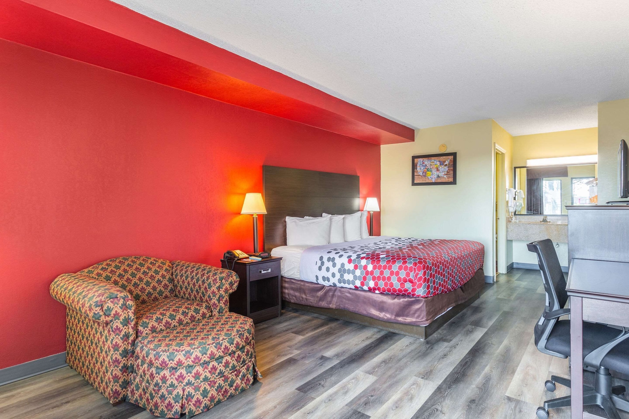 غرفة قياسية بسرير كينج، Econo Lodge & Suites Clarksville near Governors Square Mall 3/6