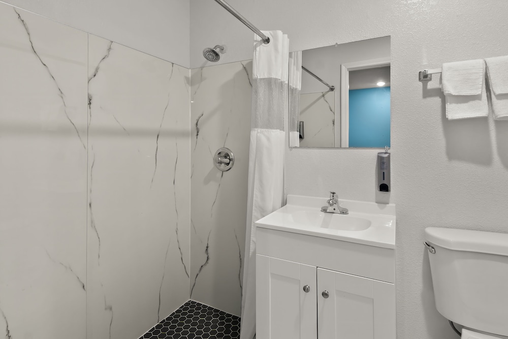 Rodeway Inn Palestine, TX 25/27