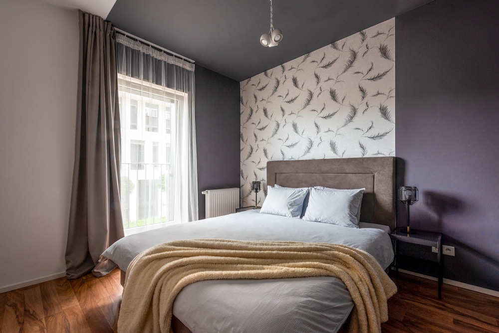 1 BEDROOM, APARTMENT