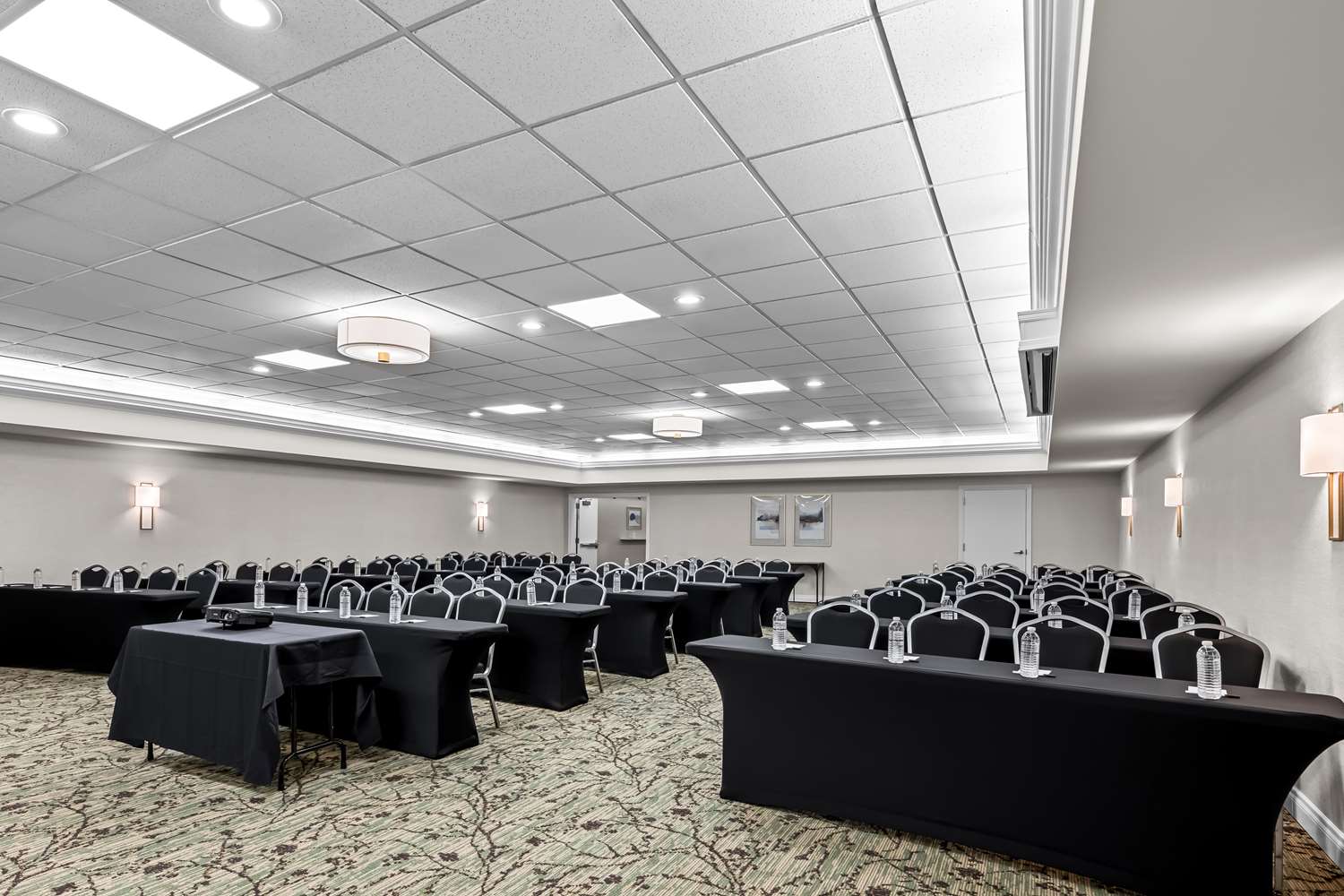 Best Western Plus Puyallup Hotel 31/35