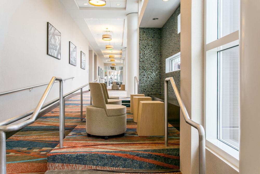 Holiday Inn Hotel & Suites CHATTANOOGA DOWNTOWN 24/65
