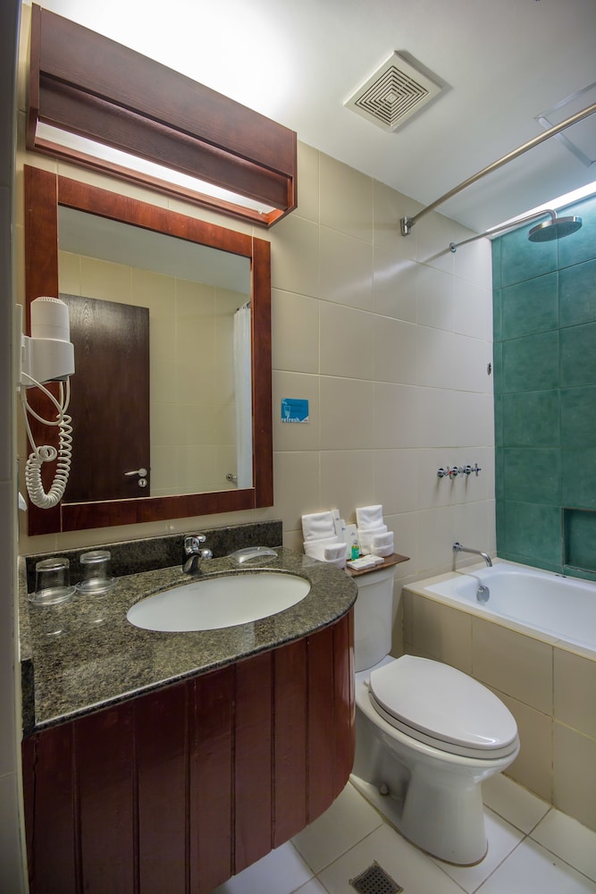 Microtel by Wyndham Mall of Asia 22/44