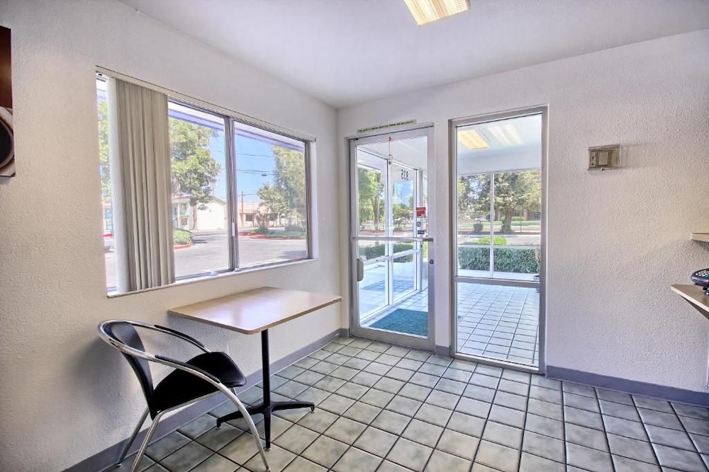 Motel6 Porterville, CA 26/57