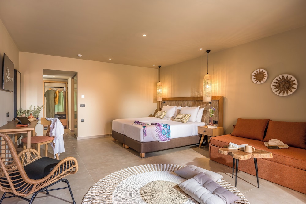 Pyria Hotel 48/80