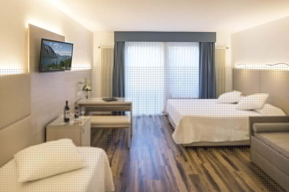 Hotel Campione 43/74