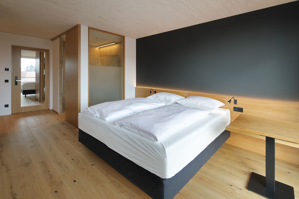 2ND Home Hotel 15/43