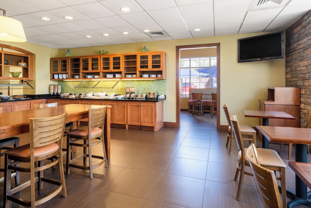Hyatt Place Santa Fe 58/72