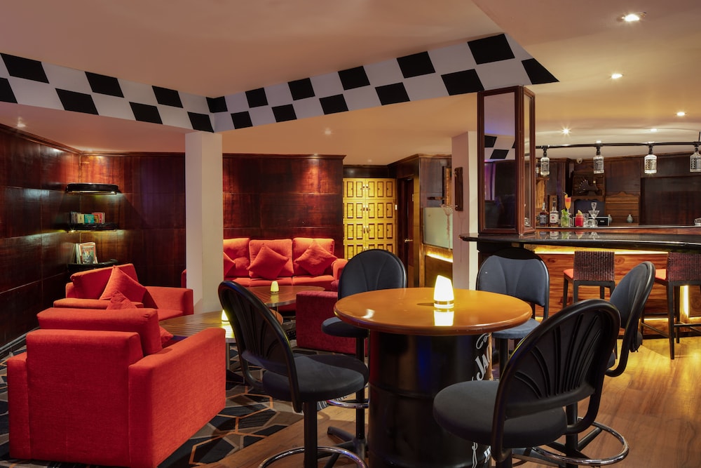 Earls Regency Hotel 28/43
