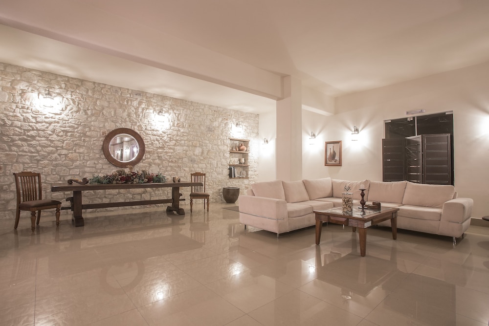 Paros Palace 56/76