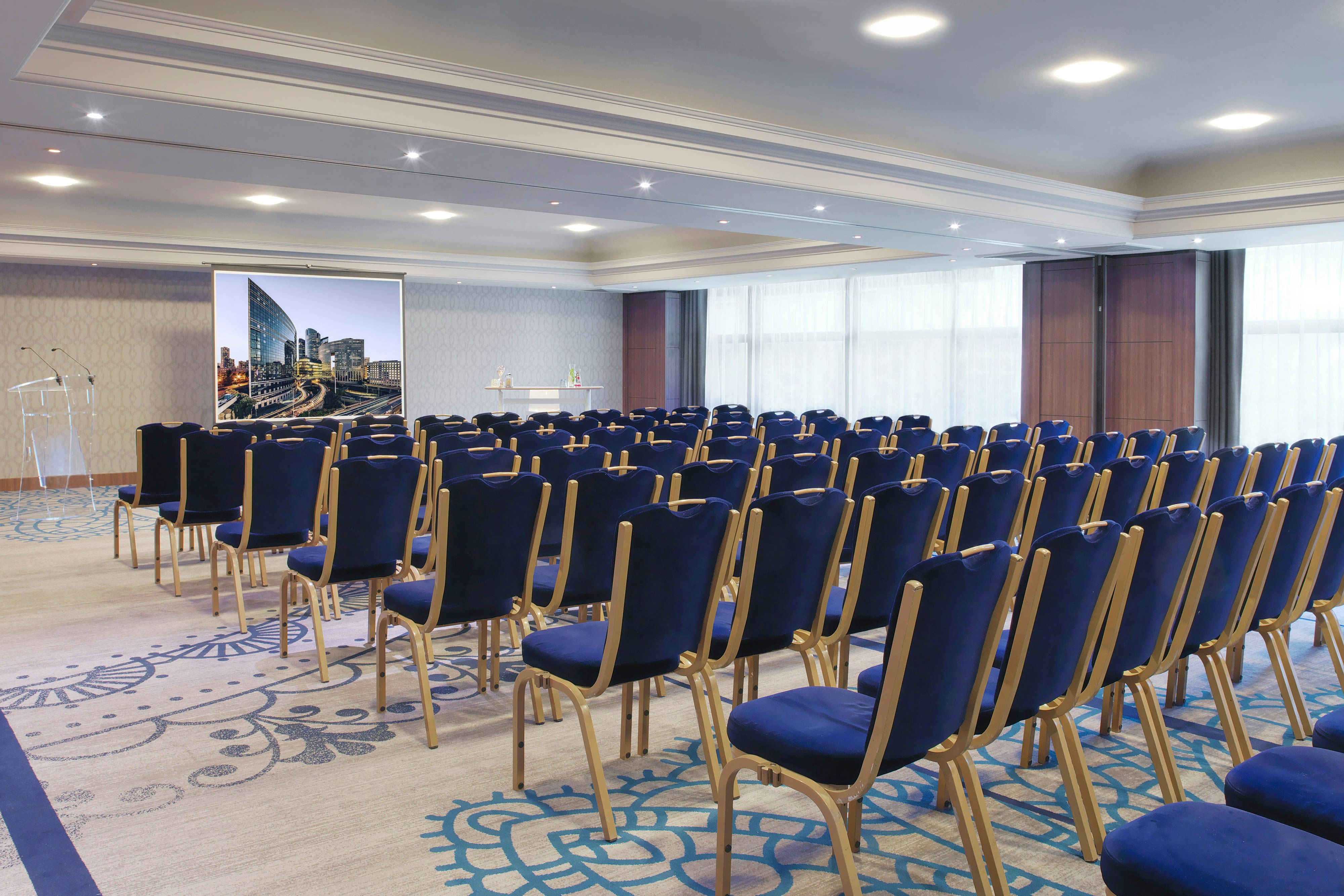 RENAISSANCE PARIS LA DEFENSE HOTEL 21/34