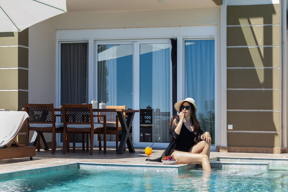 Sunny Villas And Spa 28/50