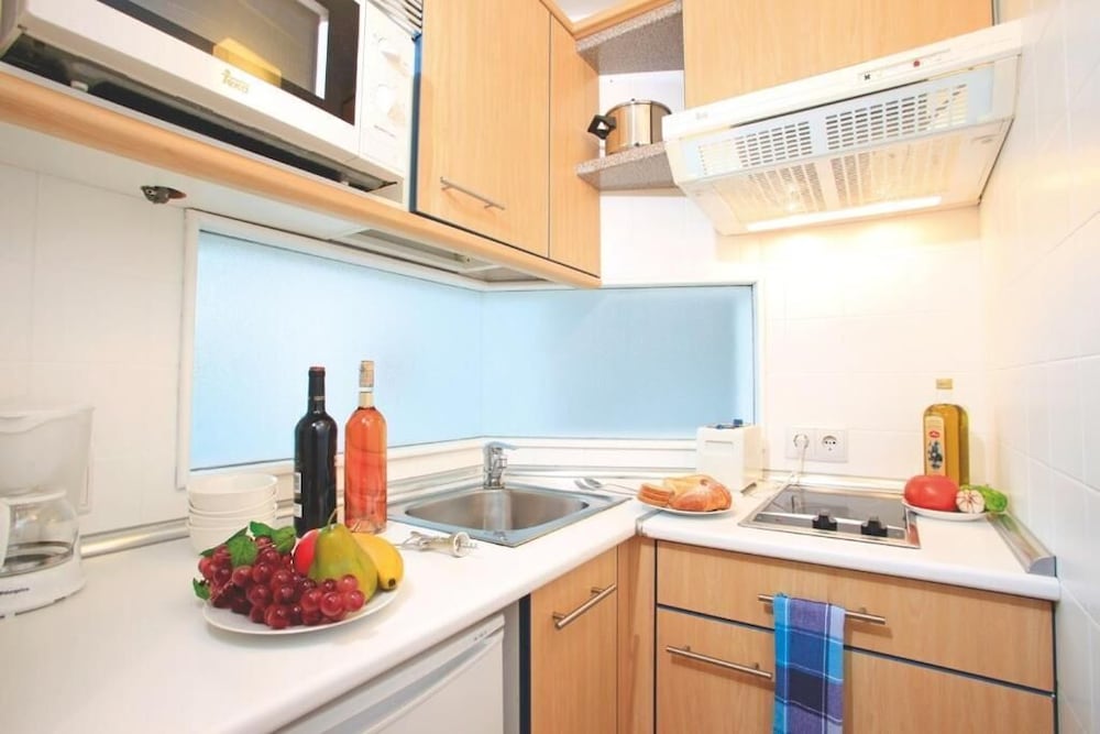 Bellamar Apartments 24/26