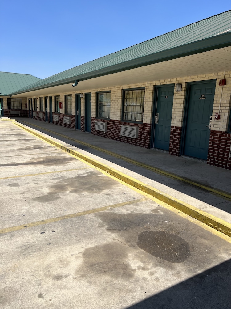 Country Inn Motel 38/45