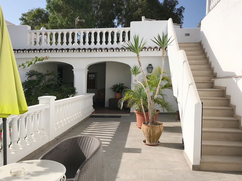 Apartamentos Turisticos La Mundial 5/48