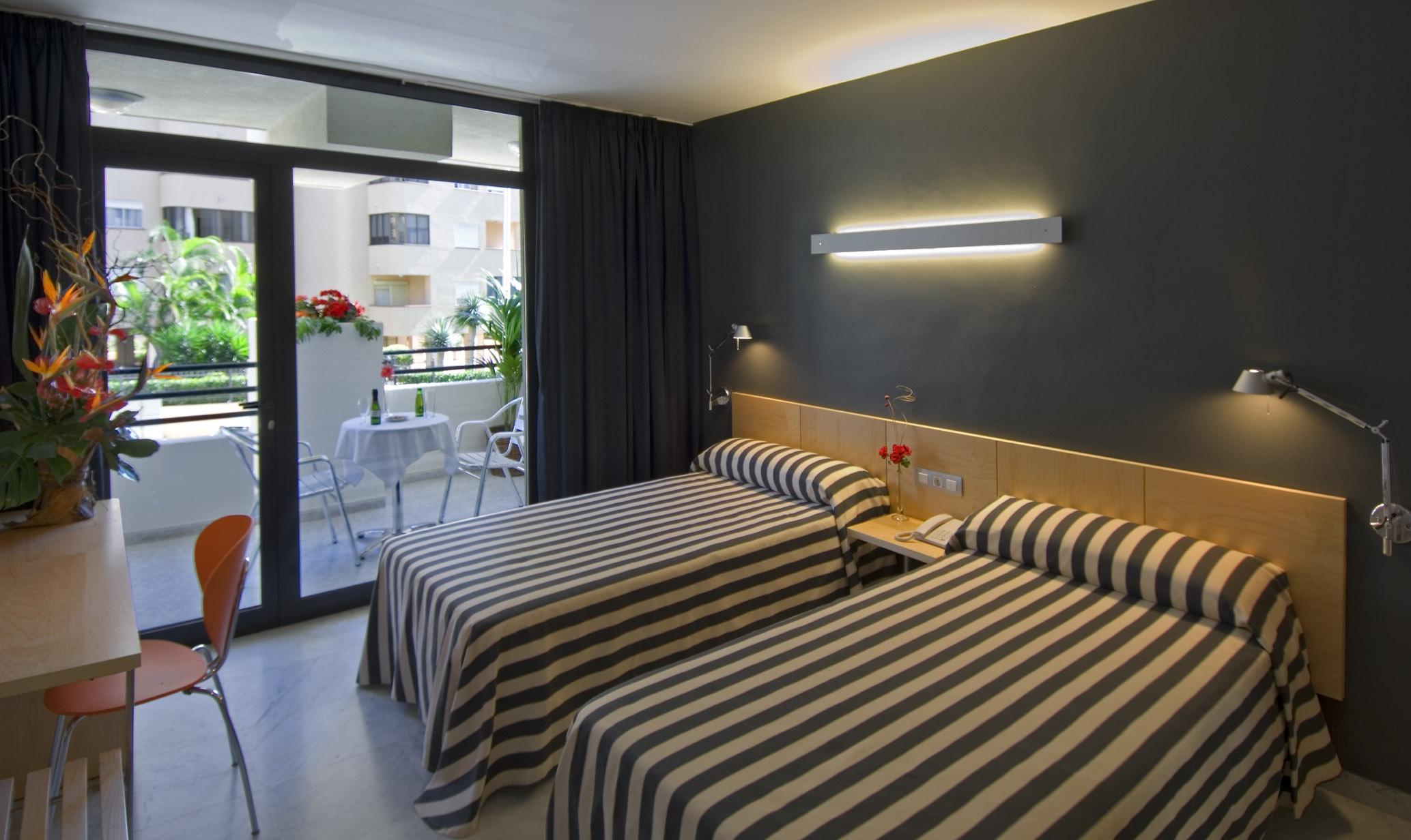 Standard, Double Bed, Balcony or Terrace