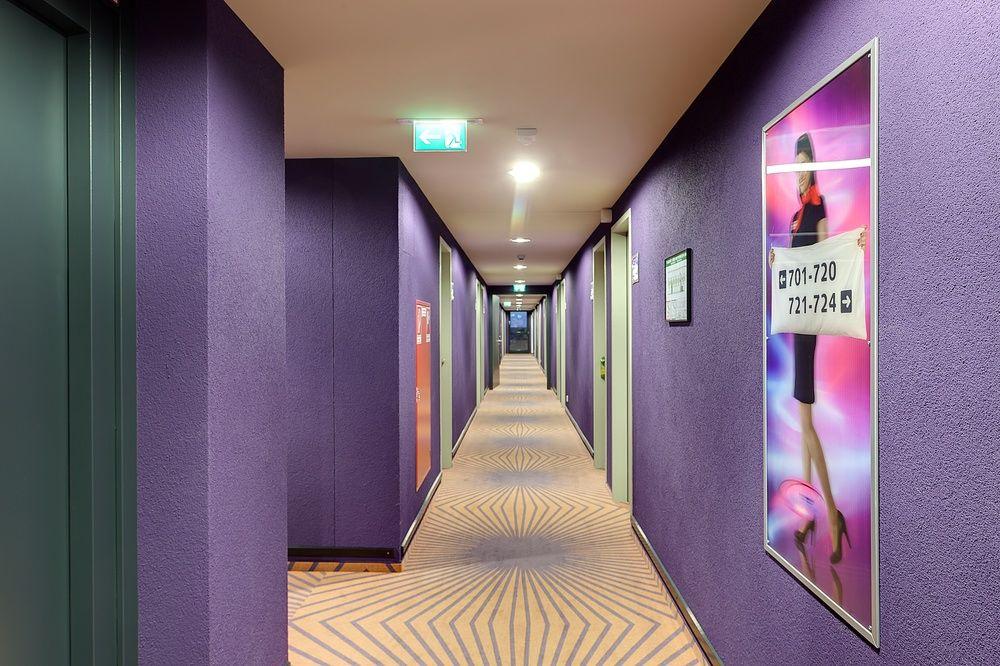 Meininger Hotel Frankfurt Main Airport 10/16