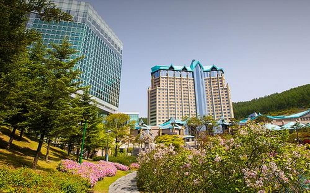 High1 Grand Hotel Main Tower (Ex Kangwonland Hotel) 45/46