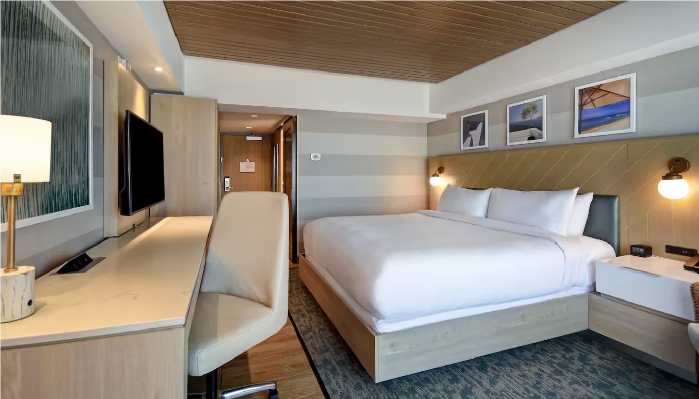 ROOM, KING BED, OCEAN FRONT, BALCONY, BATHTUB