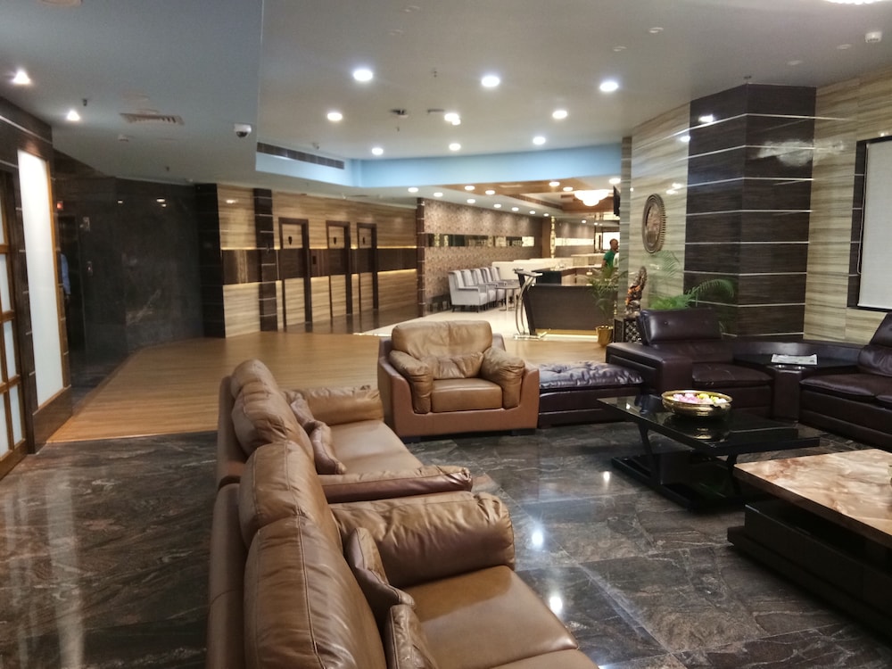 Aristocrat Hotel 26/40