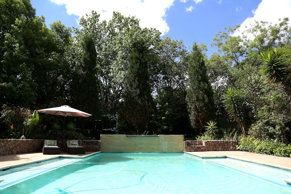 Sandton Lodge Rivonia 24/59