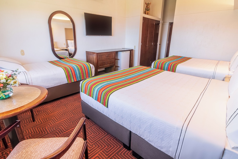 غرفة ثلاثية بسريرين مزدوجين بإطلالة على البحيرة، Sonesta Hotel Posadas del Inca Puno 5/8