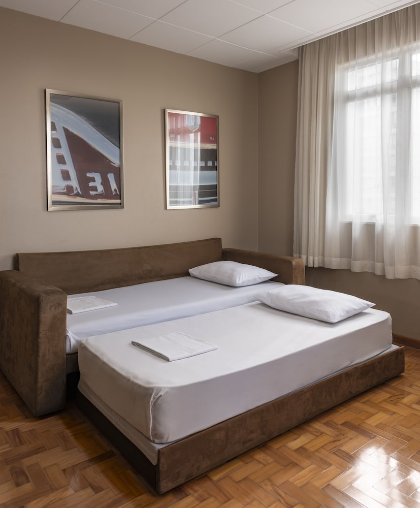 JUNIOR SUITE, KING BED, SOFA