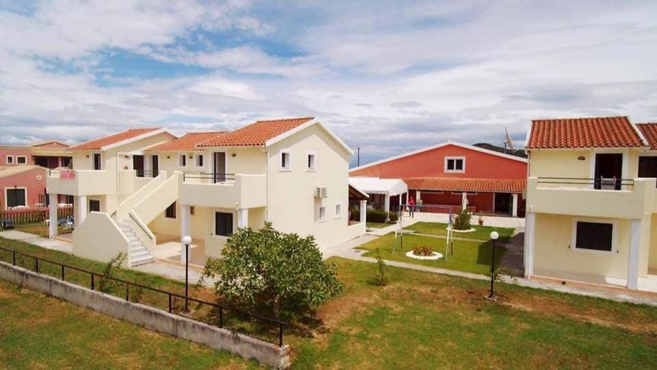 Monika Hotel Apartments 52/55