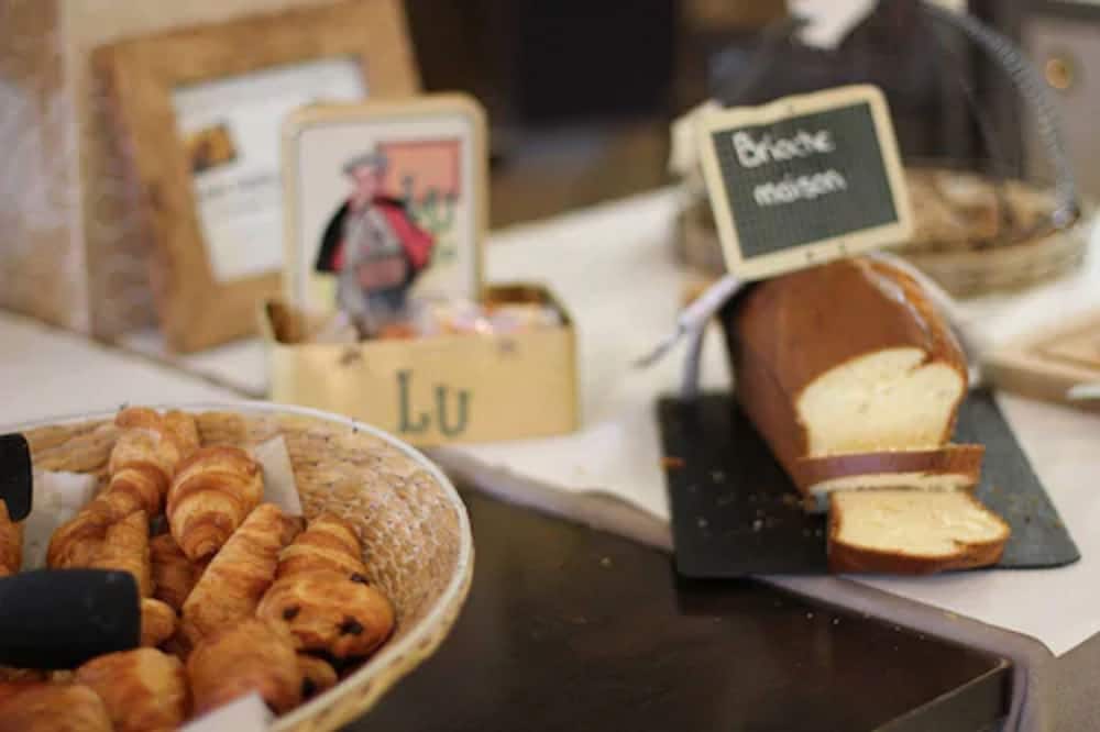 QUINTESSIA ET SPA 28/76