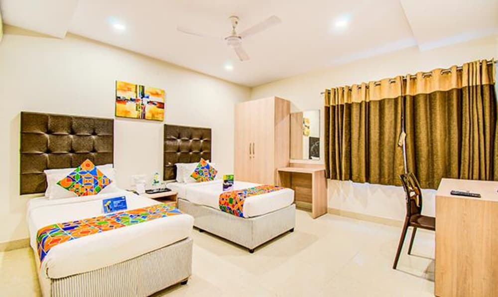 FabHotel Pearl City 25/30