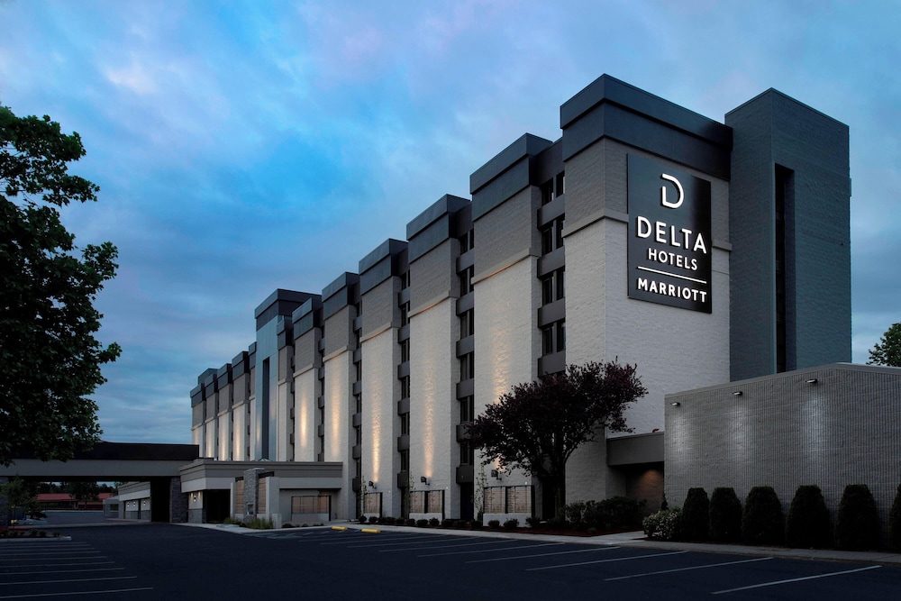 Delta Hotels Seattle Everett 1/44