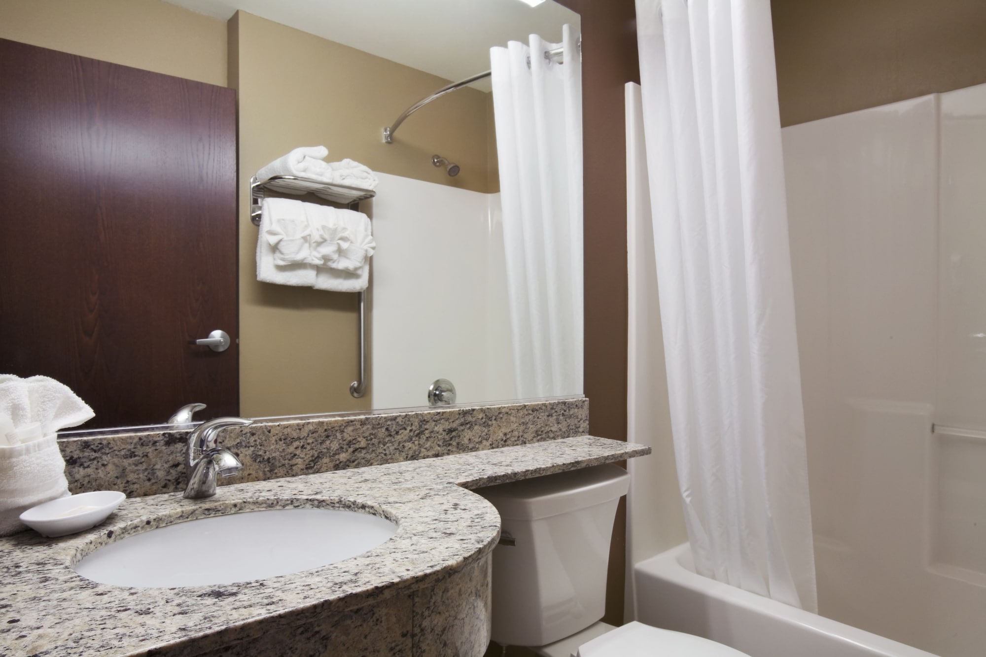 غرفة قياسية بسرير كوين، Microtel Inn Suites By Wyndham Sidney 4/4
