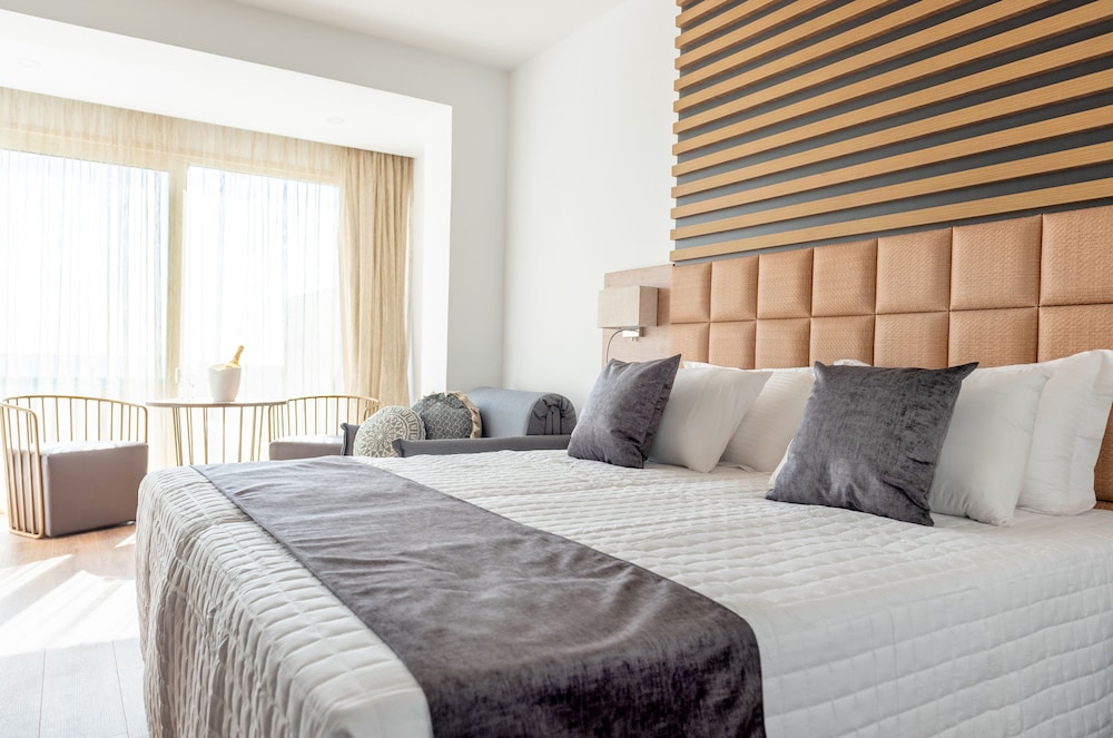 Piere Anne Beach Hotel 6/47