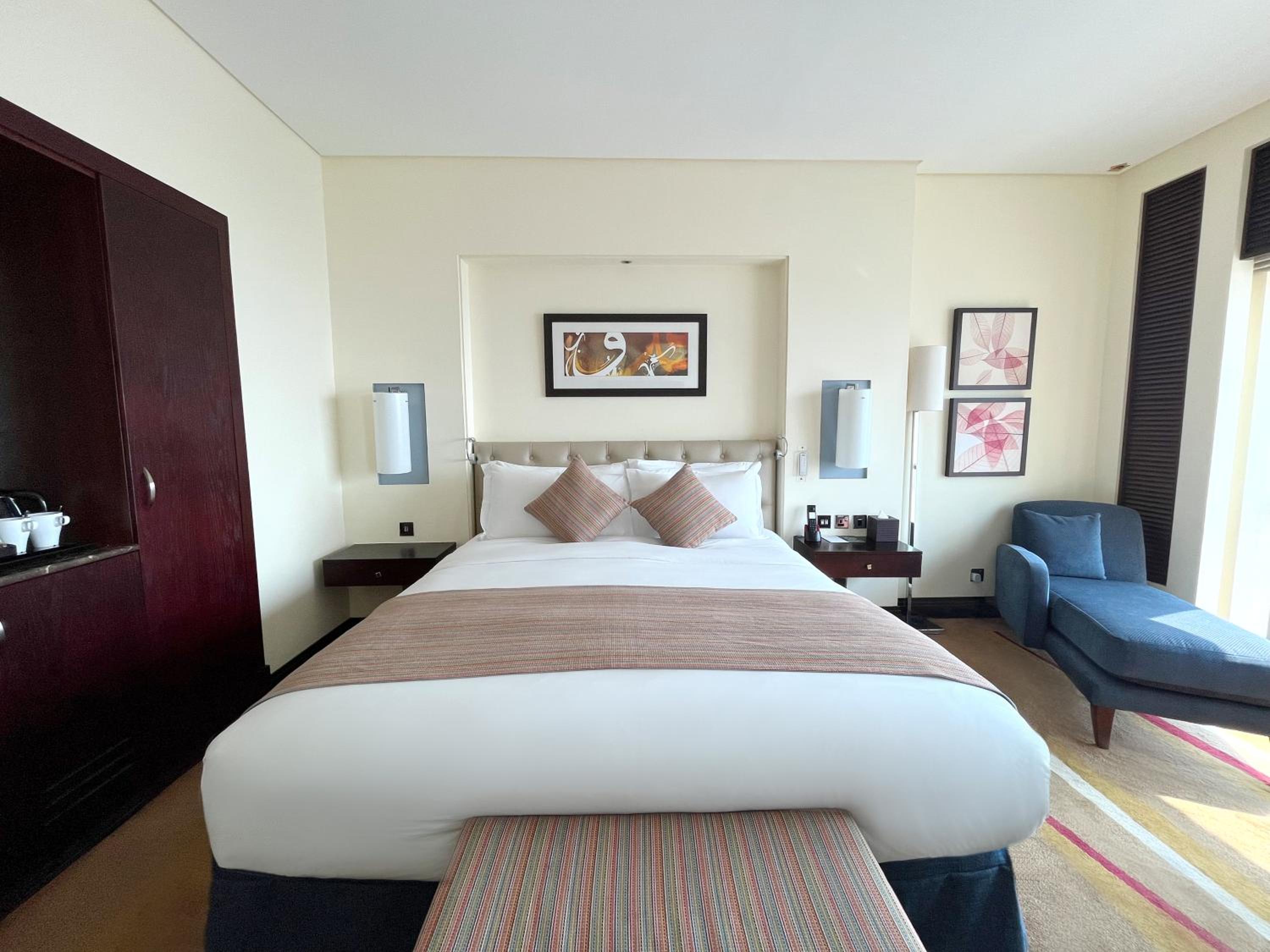 Luxury, Queen Bed, Sea View, Club Floor