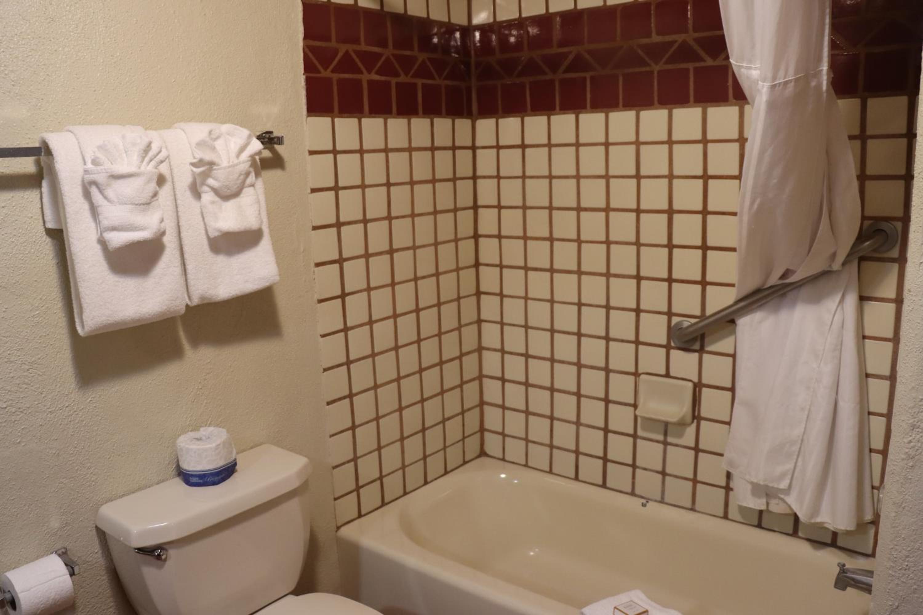 جناح جونيور، Sagebrush Inn Suites 10/10