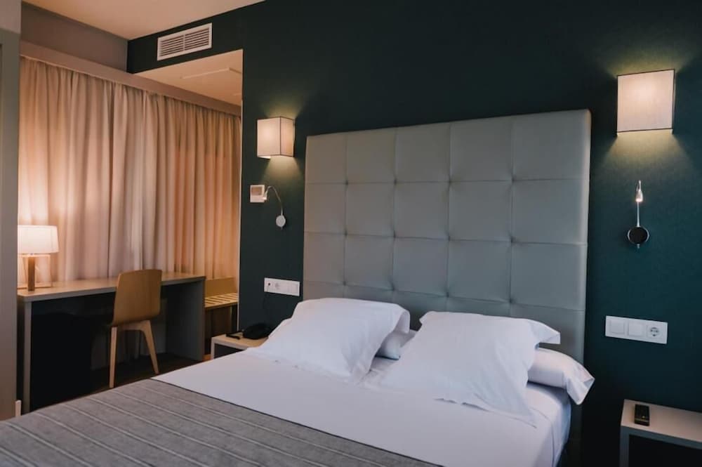HOTEL PAX TORRELODONES 17/59