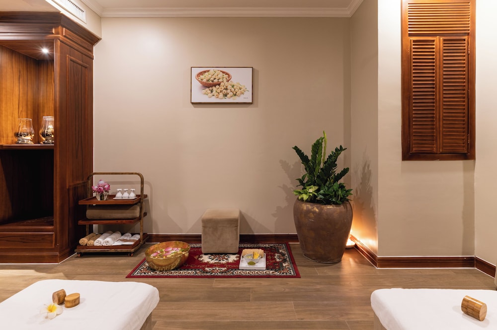 Anik Palace 23/47