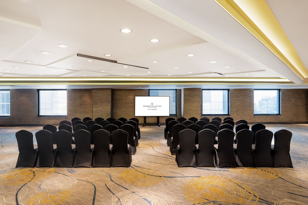 Radisson Collection Hotel Yangtze Shanghai 65/74