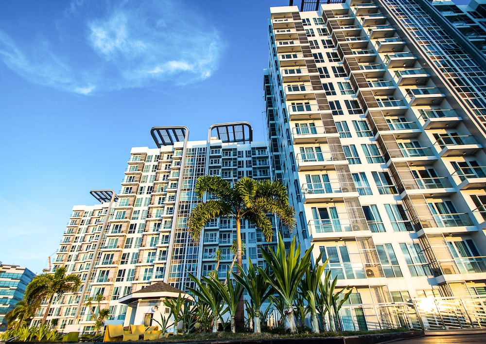 CSuites at 8 Newtown Residences 13/50