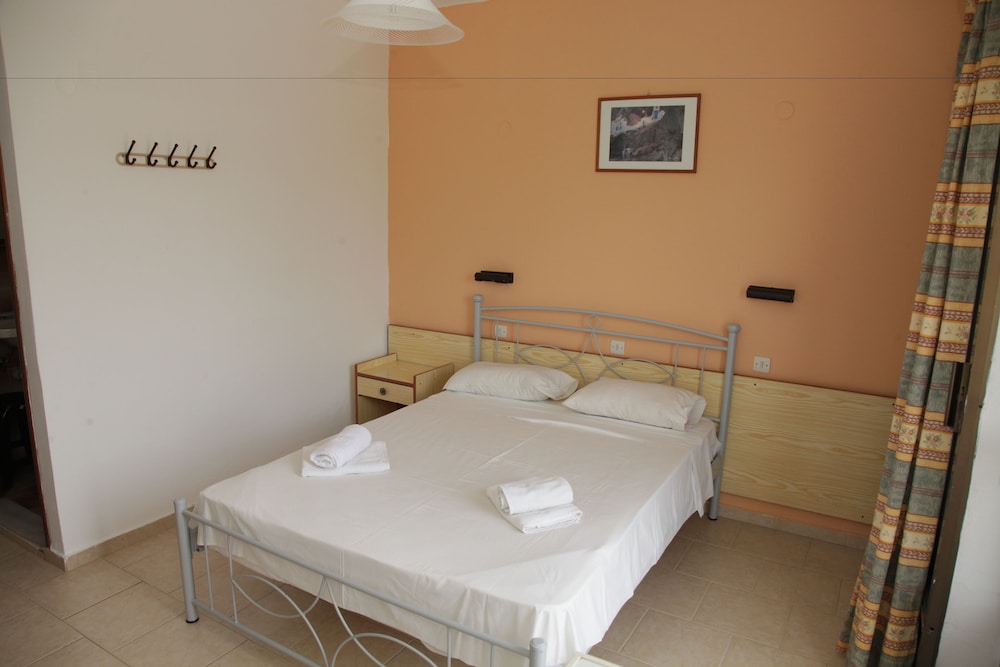 Kastelli Hotel 13/33