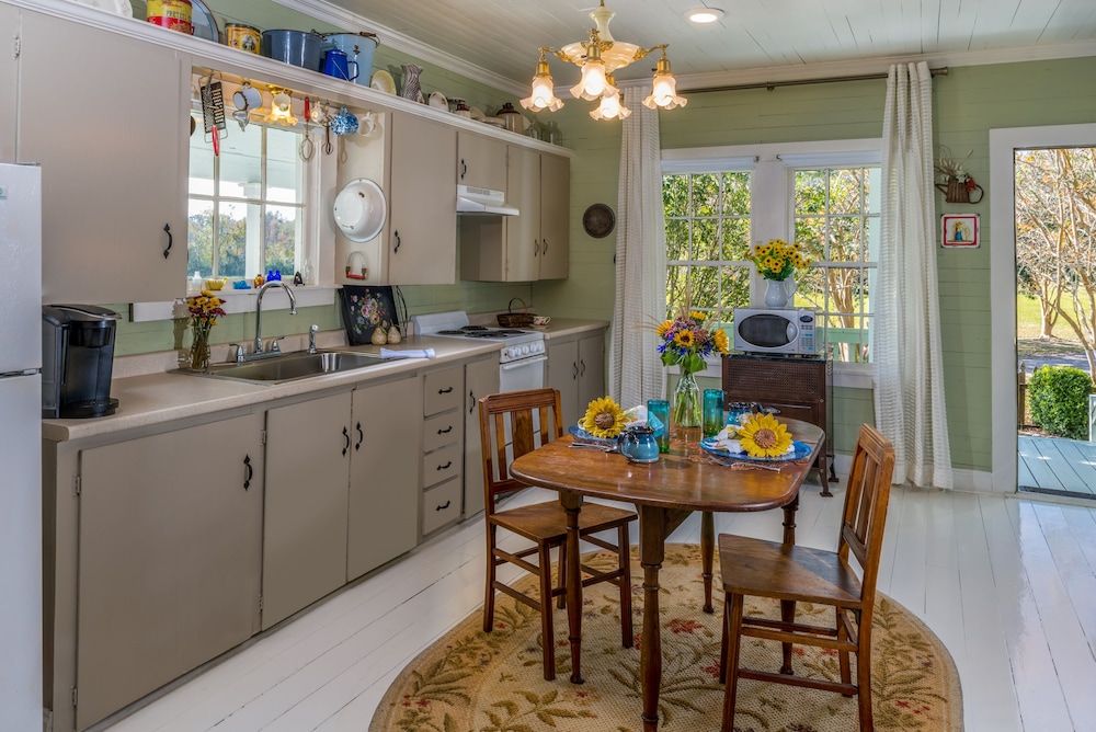 Maison D Memoire Bed & Breakfast Cottages 29/50