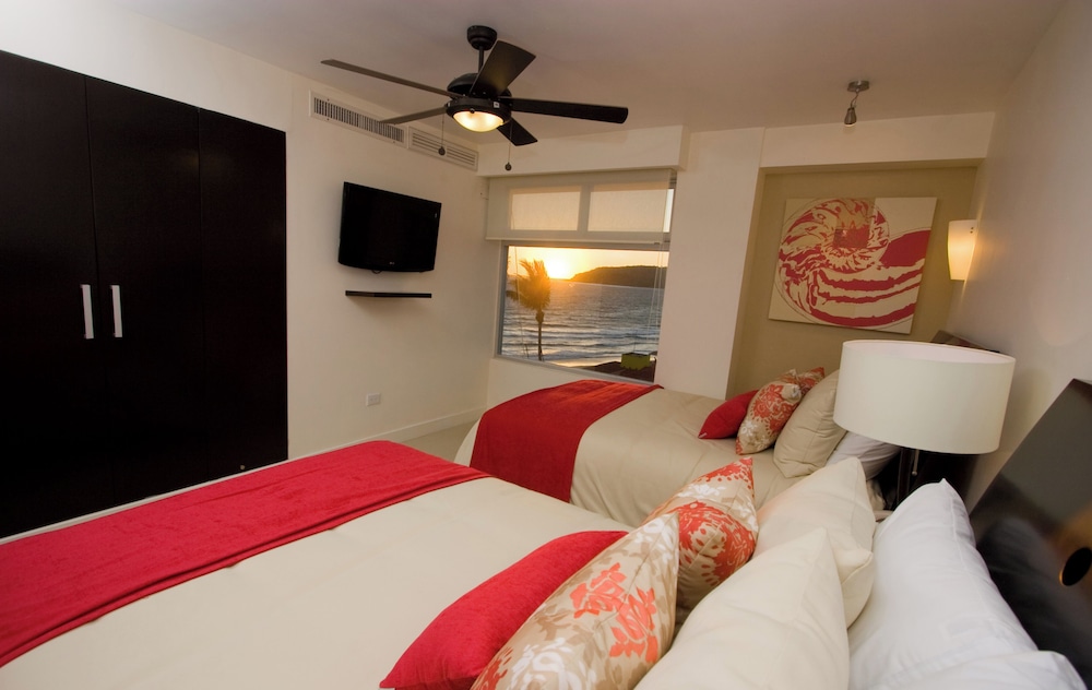 Suites Las Flores Beach Mazatlan 10/50