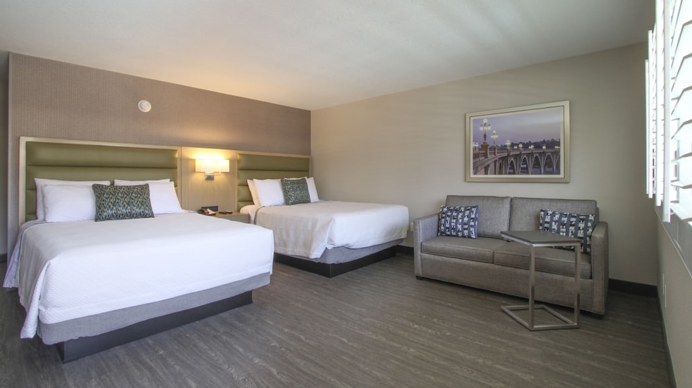 GreenTree Pasadena Inn 28/57