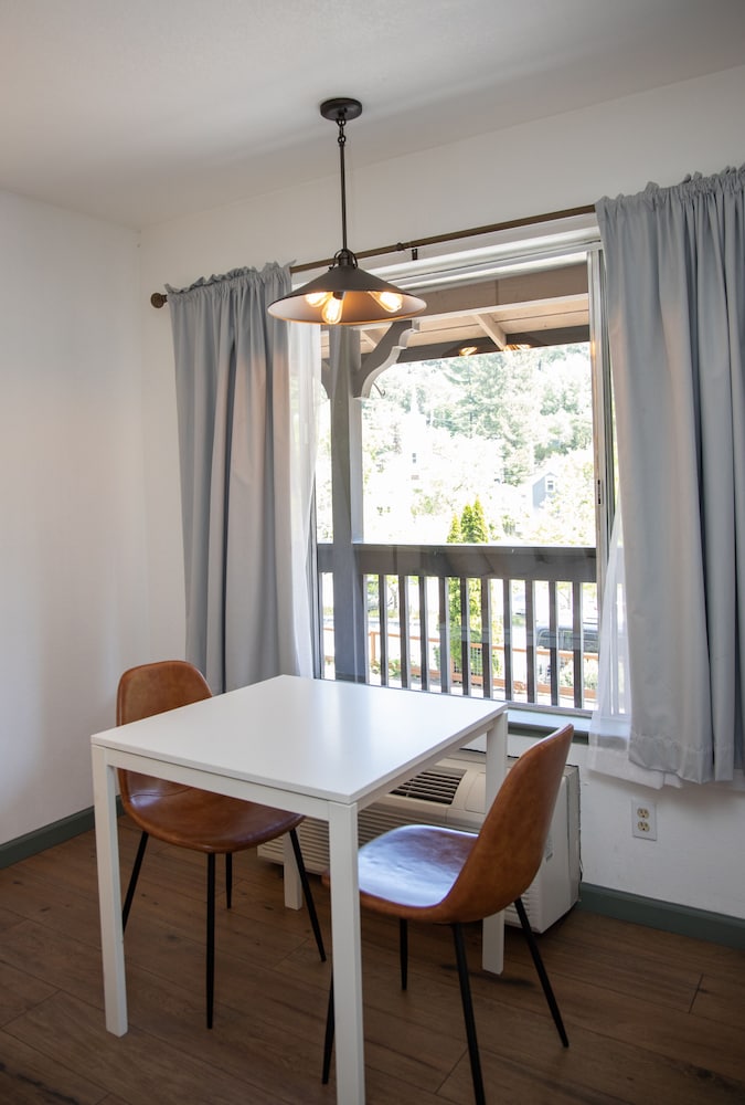 The Occidental Lodge 42/55