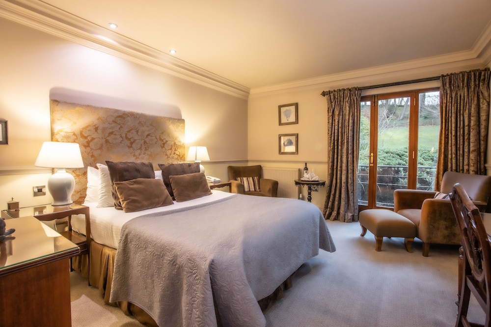 EXECUTIVE, KING BED