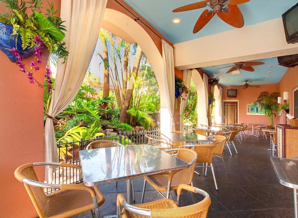 Tahitian Inn Spa 45/64