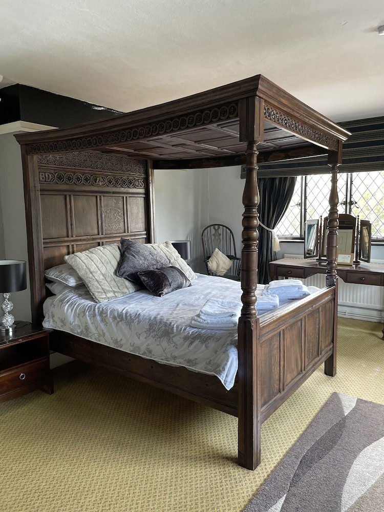 Four Poster, Double Bed