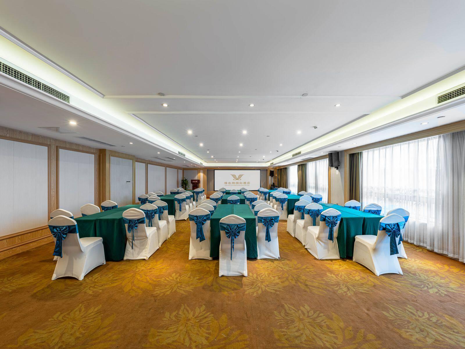 Vienna International Hotel (Chongqing Yufu Industrial Park) 41/42