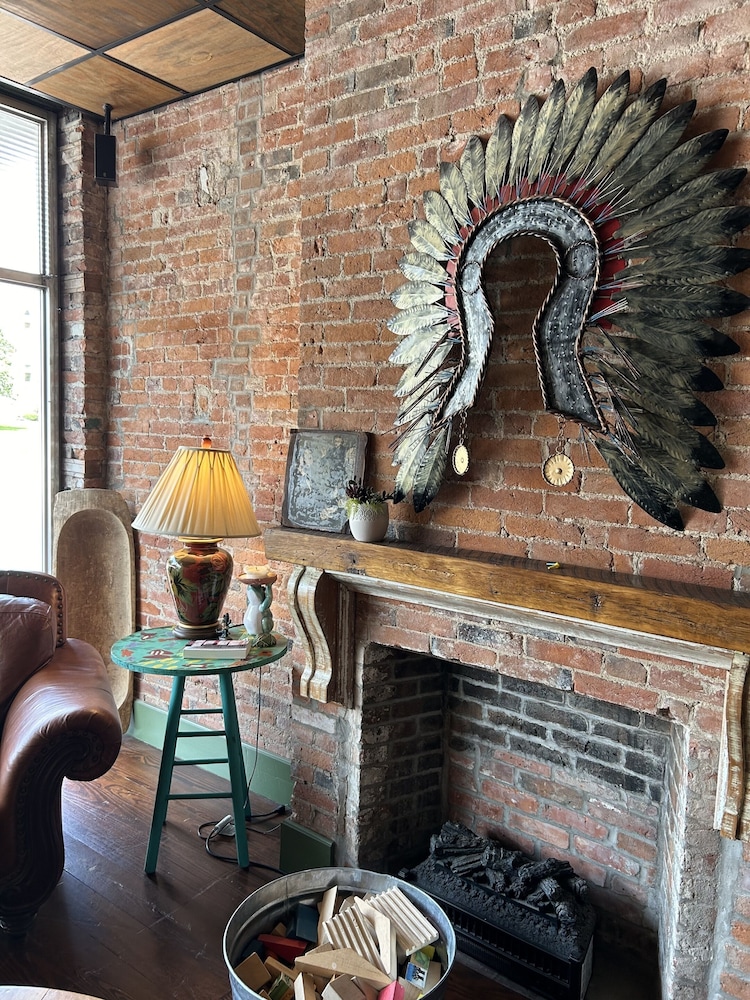 William Watson Hotel 38/49